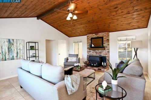 3780 Valinda Dr, Concord, CA 94518-1610