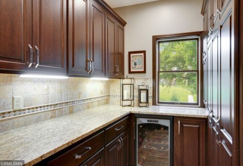 10147 Bridgewater Pkwy, Saint Paul MN  55129-8587 exterior