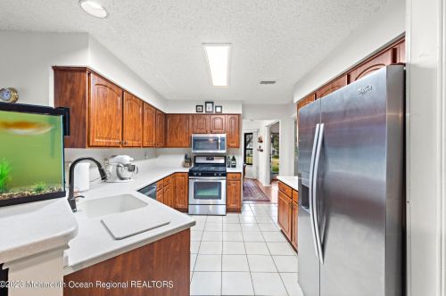 95 Old Orch Ln, Tinton Falls NJ 07712-2569 exterior