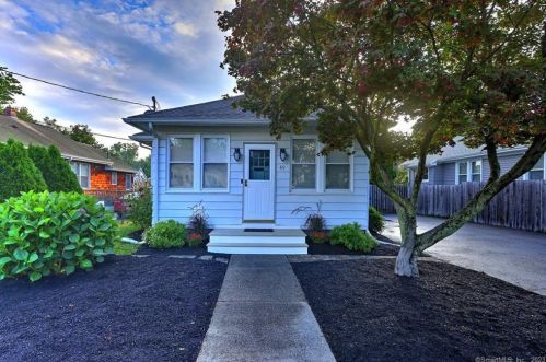 49 Lenox Ave, Milford, CT 06460-5042