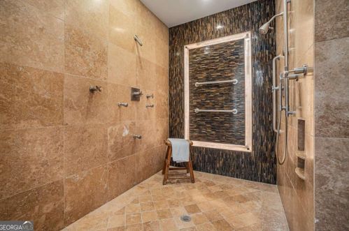 887 Berkshire Rd, Atlanta GA  30324-4929 exterior