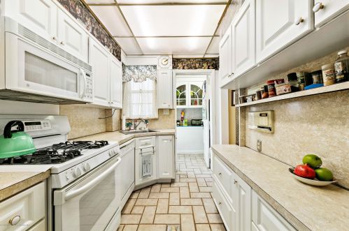 3 Deal Lk Ct, Tinton Falls NJ 07712-5116 exterior