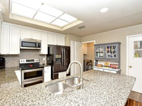 504 Serenada Dr, Georgetown, TX 78628-1632