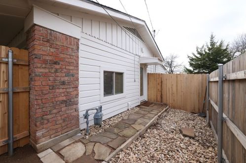 3808 Timberline Dr, Fort Worth TX  76119-5519 exterior