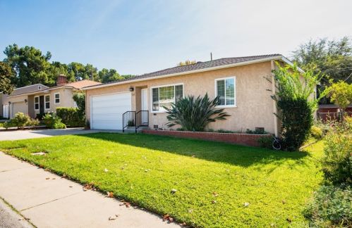 11326 Indiana St, Whittier, CA 90601-2505
