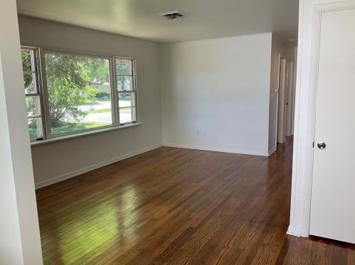 1129 Madison St, Bull Valley, IL 60098-2838