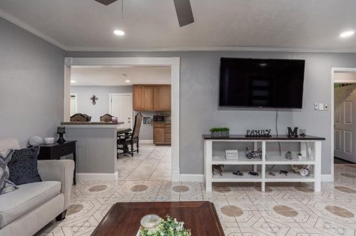 2810 Altman Dr, Irving TX  75062-4229 exterior