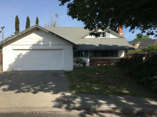 1867 San Juan Ct, Fairfield CA  94533-4052 exterior