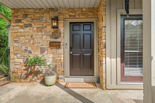 1285 Druid Knoll Dr, Atlanta GA  30319-4146 exterior