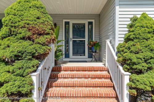 3 Princeton Ct, Tinton Falls NJ 07702-4055 exterior