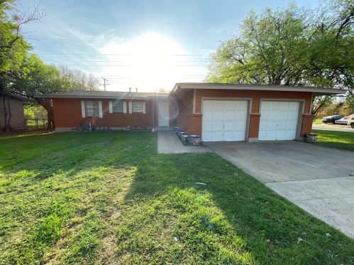 3720 Slade Blvd, Fort Worth TX  76116-6947 exterior