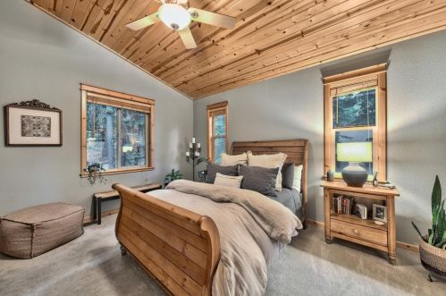 10511 Jeffrey Way, Truckee CA  96161-2518 exterior