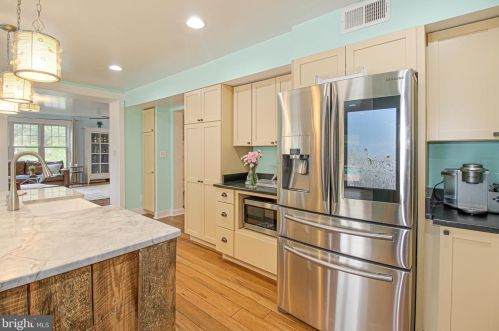 213 Avondale Cir, Severna Park MD  21146-4403 exterior