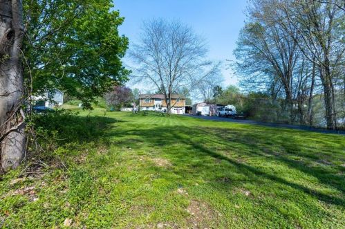 480 Hammet Rd, Coventry, RI 02816-5061