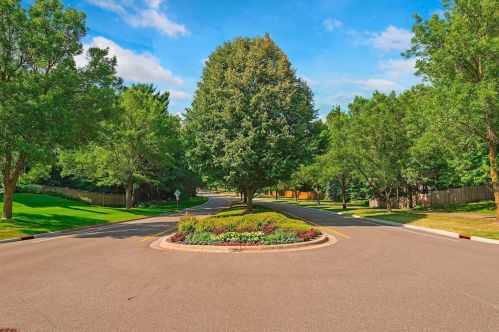 8932 Hunters Trl, Saint Paul MN  55125-9182 exterior