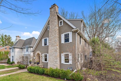 1152 Scott Ave, Northfield, IL 60093-1441
