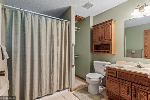 600 Donegal Cir, Saint Paul MN  55126-4715 exterior