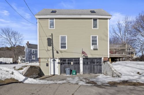 13 Florence St, Dover, NH 03820-3108