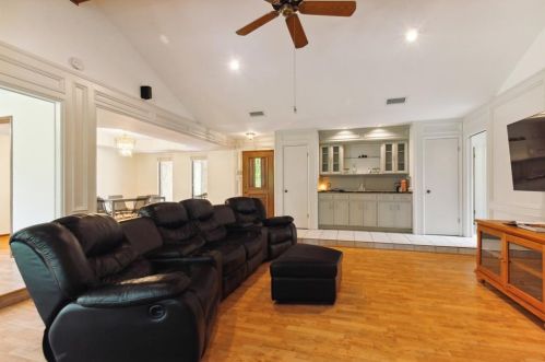 11602 Chelsea Moor Cv, Austin TX  78759-3772 exterior