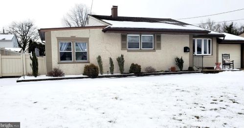 256 Meyner Dr, Gloucester, NJ 08031-2058