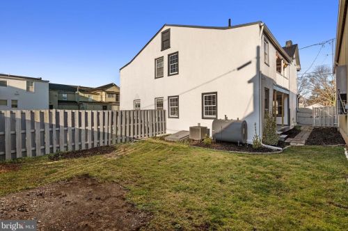 112 Lawrence St, Charles Town WV 25414-1514 exterior