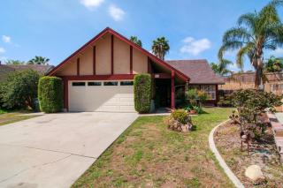 901 Chablis Ln, Vista, CA 92083-5570