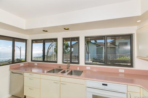 1629 Ihiloa Loop, Honolulu HI  96821-1319 exterior
