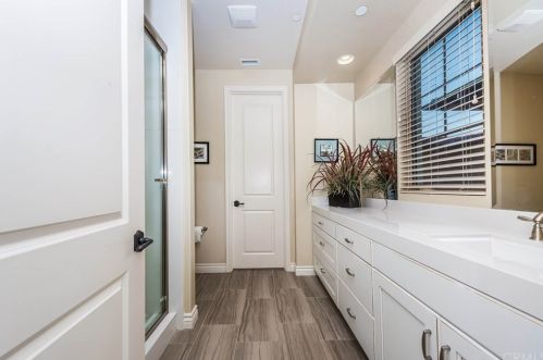 18 Shadybend, Irvine CA  92602-0844 exterior