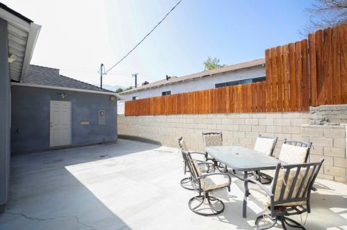 3521 Encinal Ave, Glendale CA 91214-2415 exterior