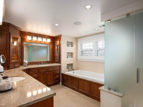 7525 Jasmine Ct, Englewood CO 80112-1033 exterior