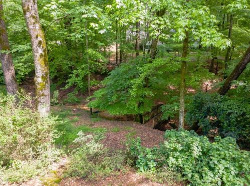 1565 Lazy River Ln, Atlanta GA  30350-3521 exterior