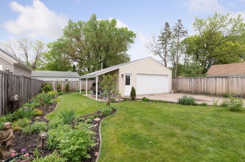 879 Hoyt Ave, Saint Paul MN  55106-1042 exterior