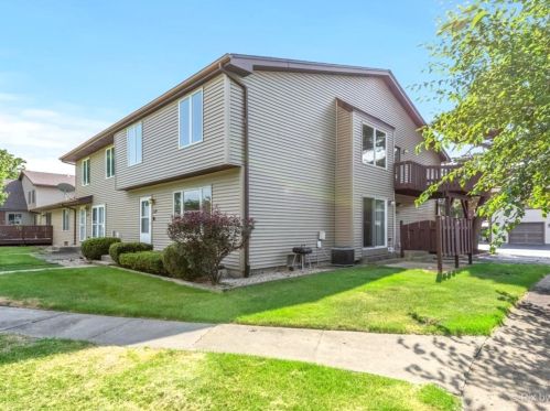 1532 Timberwood Ct, Sycamore, IL 60178-2790