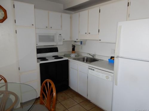 2240 Kuhio Ave, Honolulu HI  96815-2898 exterior