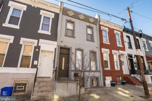 2542 11th St, Philadelphia, PA 19133-1412