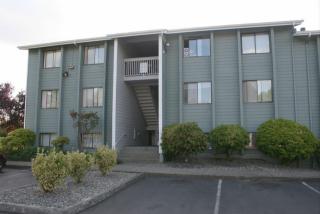 1321 Puget Dr, Seattle, WA 98055-4366