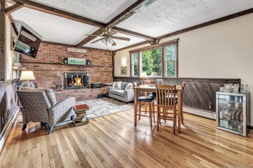24 Morgan Dr, Wallingford CT  06492-2641 exterior