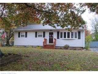 8 Ohio Dr, Chesterfield, CT 06370-1541