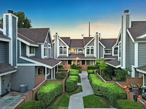 12115 Foster Rd, Norwalk, CA 90650-8707