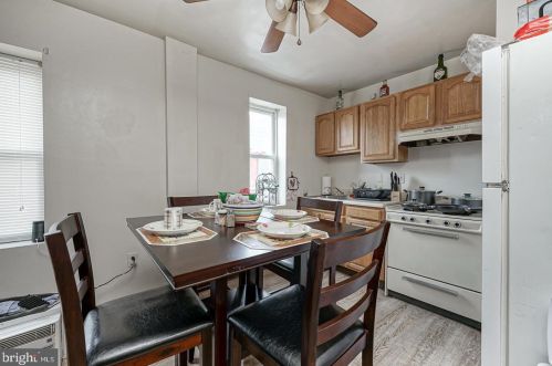 1542 15 St, Philadelphia PA 19146-4806 exterior