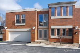 131 Finstad Dr, Green Oaks, IL 60048-1300