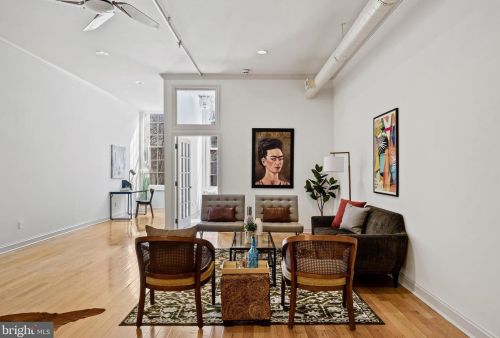 104 2nd St, Philadelphia, PA