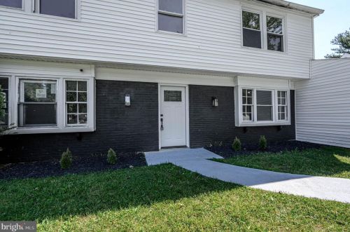 135 Hillcrest Ln, Willingboro, NJ 08046-1206