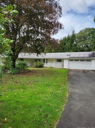 126 Wheeler Hill Dr, Durham, CT 06422-1623