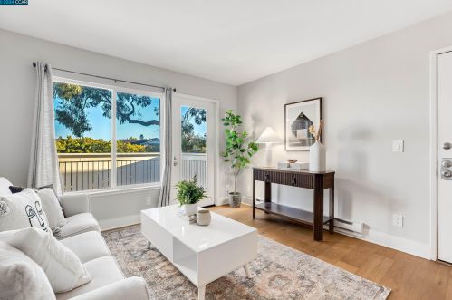 18 Bayside Ct, Richmond CA  94804-7441 exterior