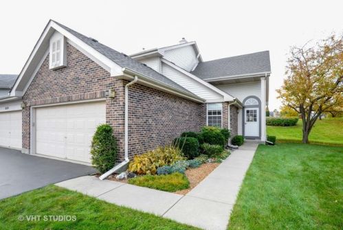 5830 Regency Ct, Gurnee, IL 60031-6100
