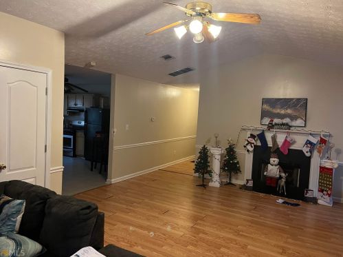 4549 Latchwood Dr, Lithonia, GA 30038-4271