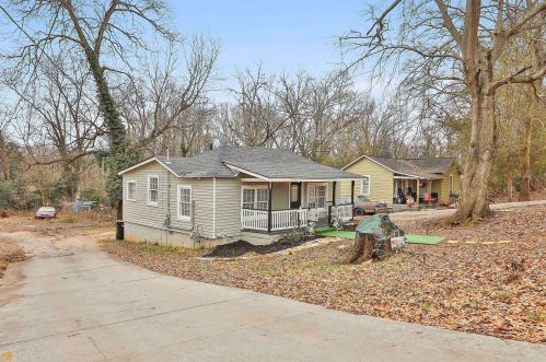42 Boone Dr, Newnan, GA 30263-2859