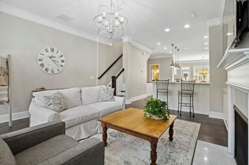 3619 Brookleigh Ln, Atlanta GA  30319-2206 exterior