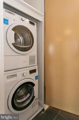 1942 Front St, Philadelphia PA 19122-0027 exterior